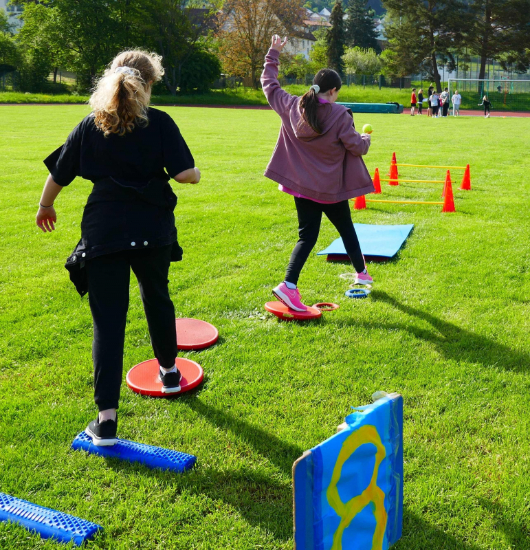 Unsere Seeäckerschule beim Sporttag im Sommer 2023.