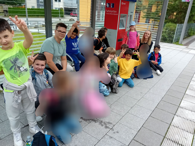 Unsere Seeäckerschule beim Ausflug in Hirsau im Sommer 2024.