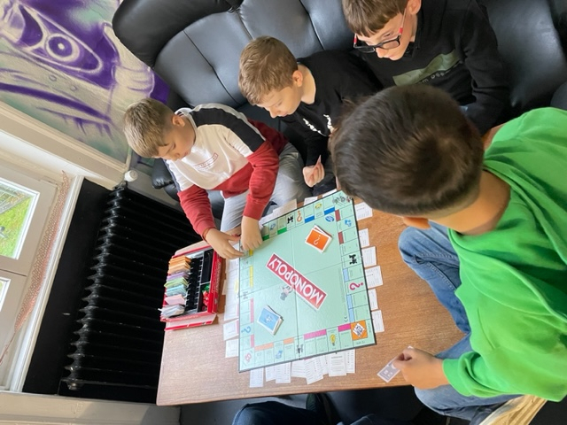 Unsere Seeäckerschule beim Besuch im Jugendhaus in Calw, 2023.