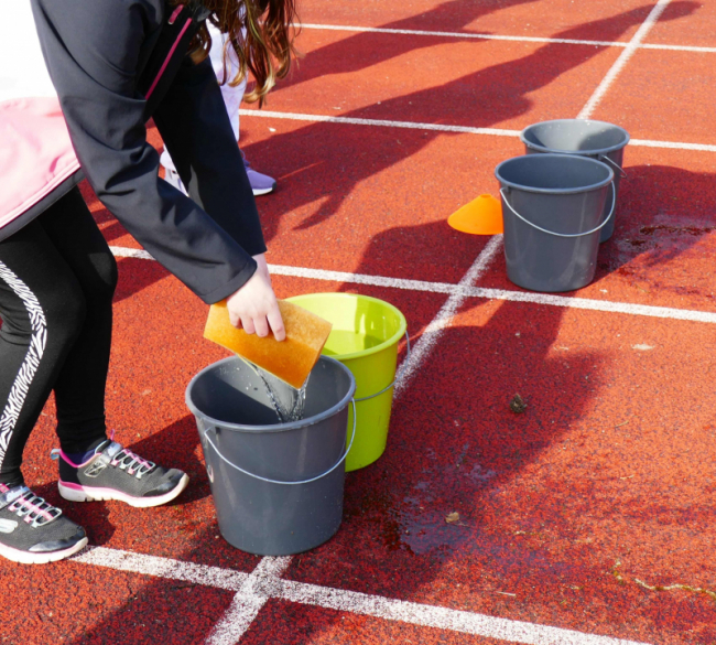 Unsere Seeäckerschule beim Sporttag im Sommer 2023.